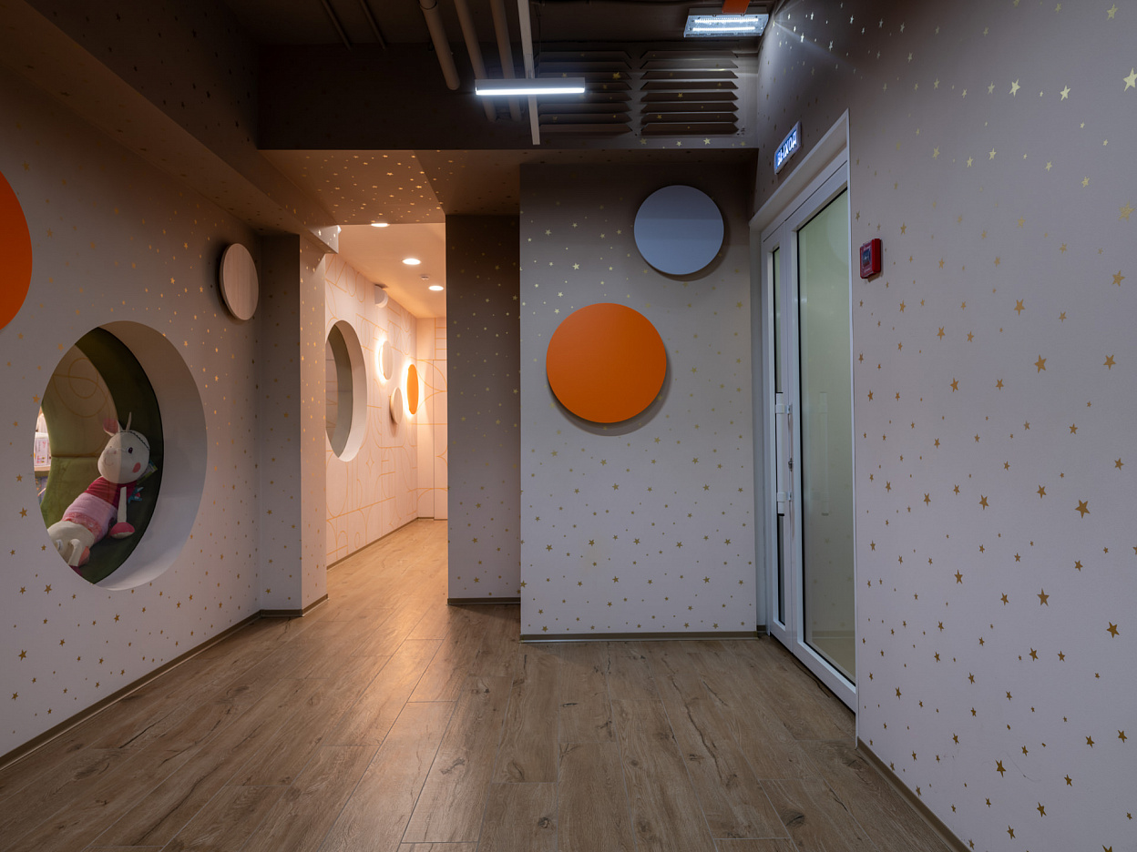 ДЕКОРАТИВНЫЕ ПОКРЫТИЯ, CLIPART, СТЕКЛОХОЛСТЫ VITRULAN, КРАСКИ H&H В БОЛЬШОМ ДЕТСКОМ ПО ПРОЕКТУ RIM VIII, ЕКБ