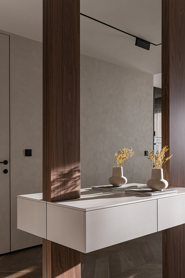 ДЕКОРАТИВНЫЕ ПОКРЫТИЯ СКАЛА, ШЕЛК, КРАСКИ СЕРИИ H&H В ПРОЕКТЕ СТУДИИ D&D, ЕКБ