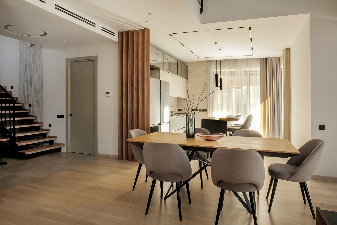 КРАСКИ SATIN SM, SCHUPPE, ДЕКОРАТИВНЫЕ ПОКРЫТИЯ В ПРОЕКТЕ СТУДИИ ЖАР-ПТИЦА, ЕКБ